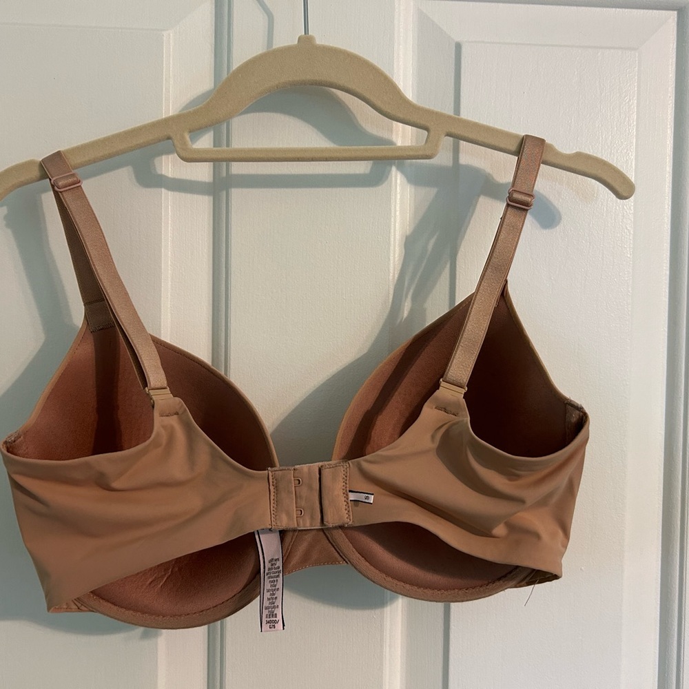 Victoria’s Secret Uplift Semi Demi Bra - Picture 4 of 9